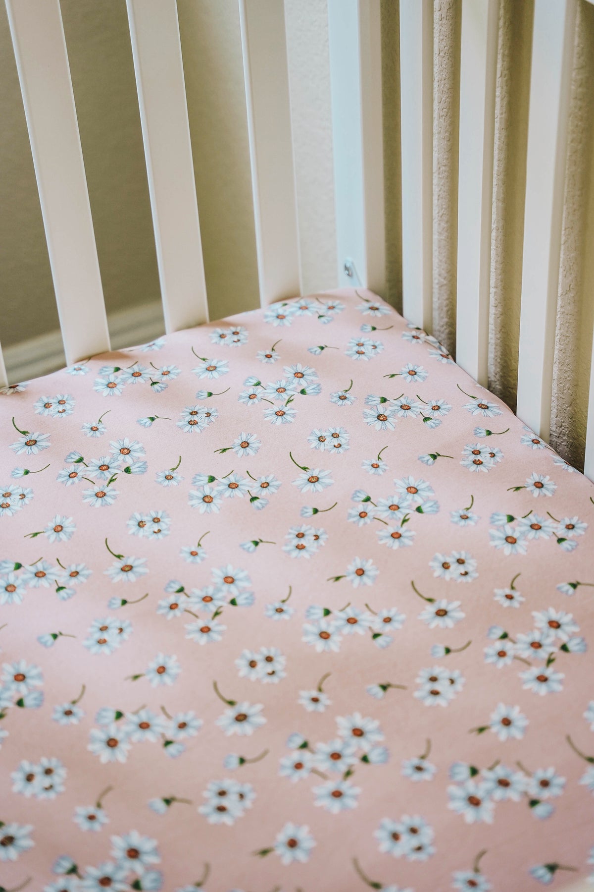 Crib Sheet | Darling Daisy - LITTLEMISSDESSA