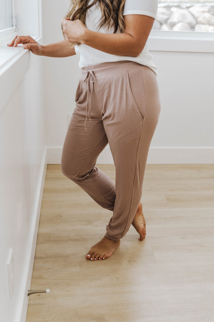 【ODOR】 [2nd order] Molly wide jogger in mocha DSC04376-1Copy_99fc33ba-6e95-